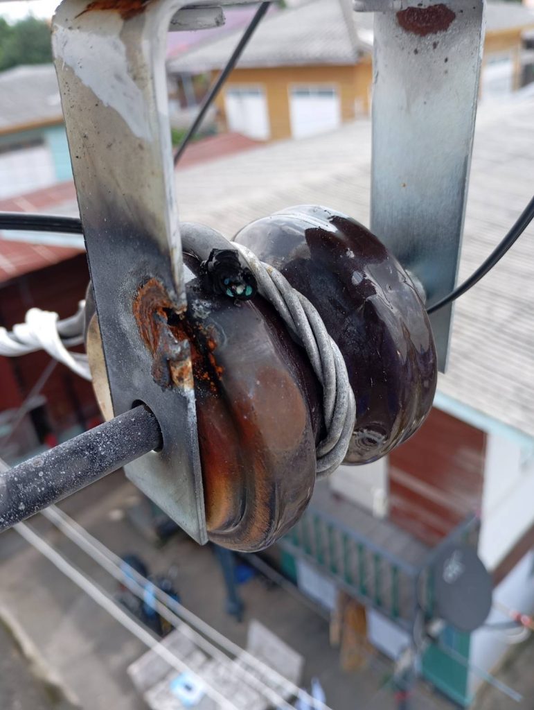 สายเมนช้อตไหม้จนขาด