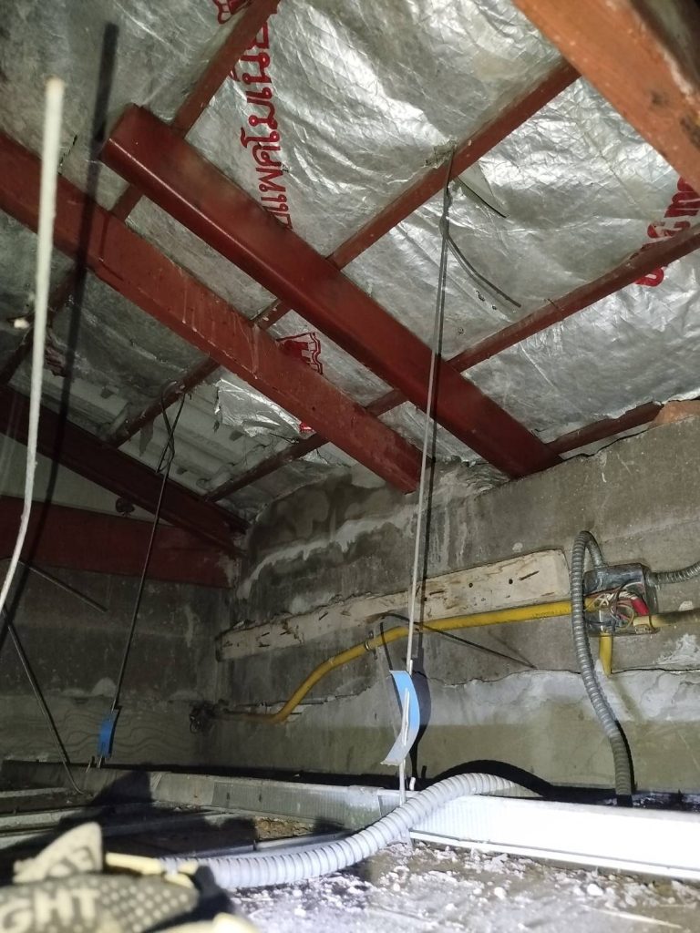 แนวสายไฟบนฝ้า