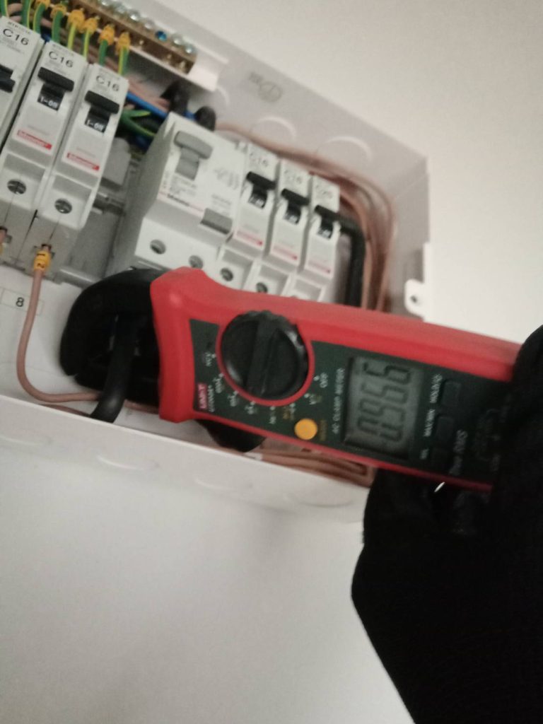 วัดไฟตู้คอนซูมเมอร์