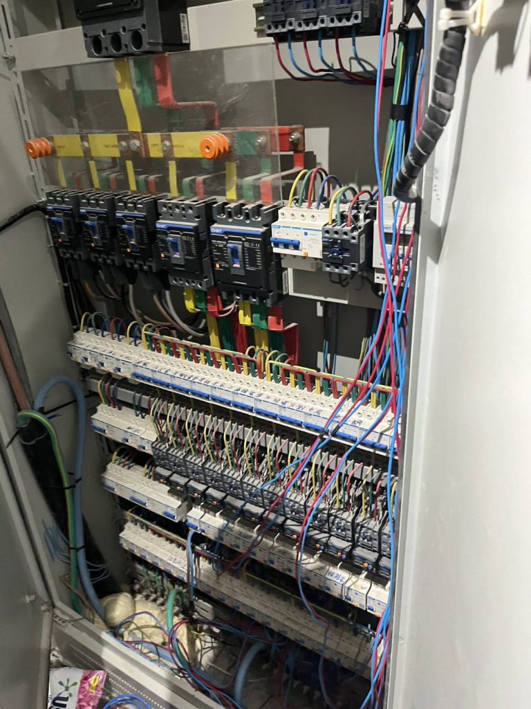 ตู้เมนไฟฟ้า