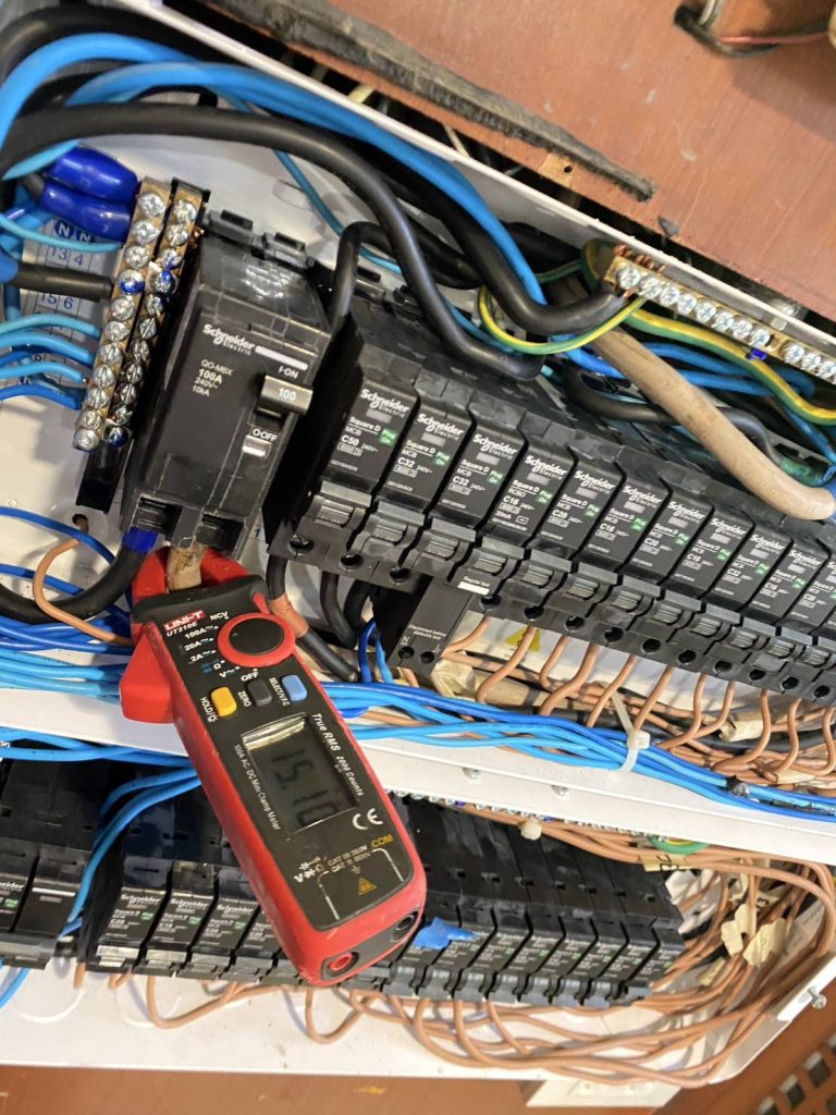 วัดไฟตู้คอนซูมเมอร์