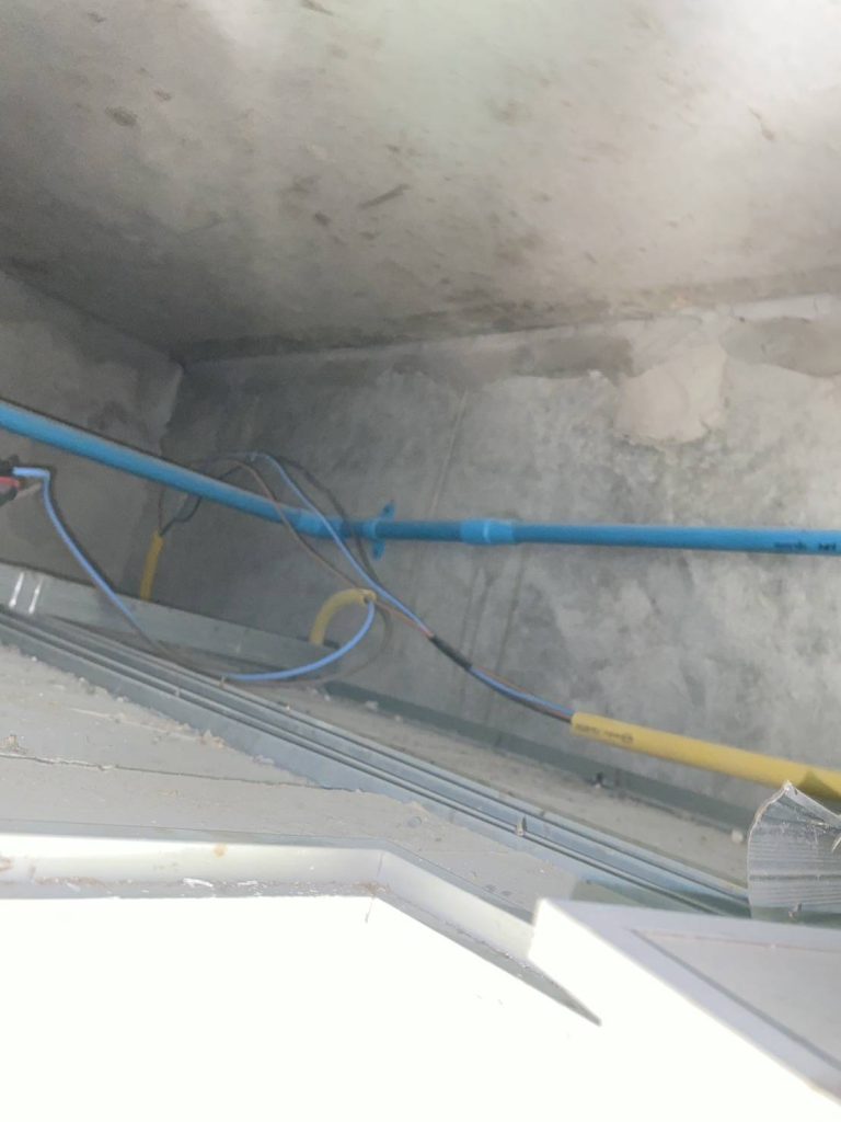 แนวสายไฟบนฝ้า