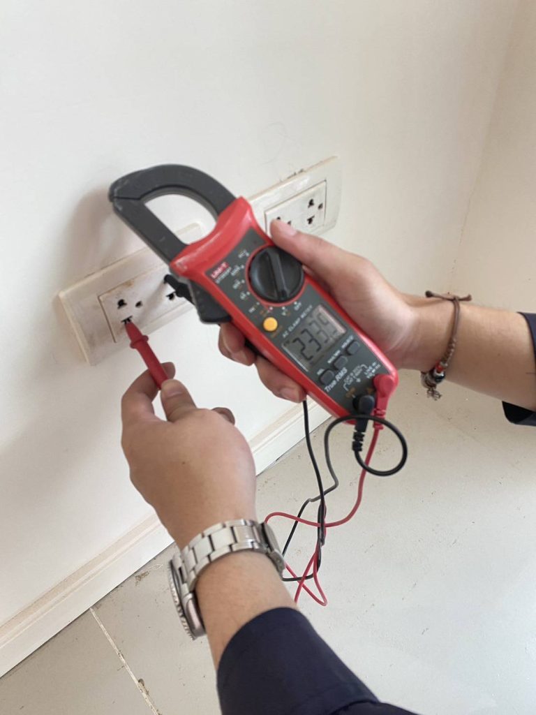 เช็กปลั๊กไฟ