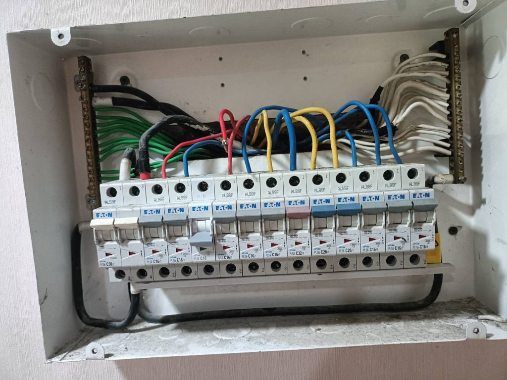 ตู้คอนซูมเมอร์ยูนิต