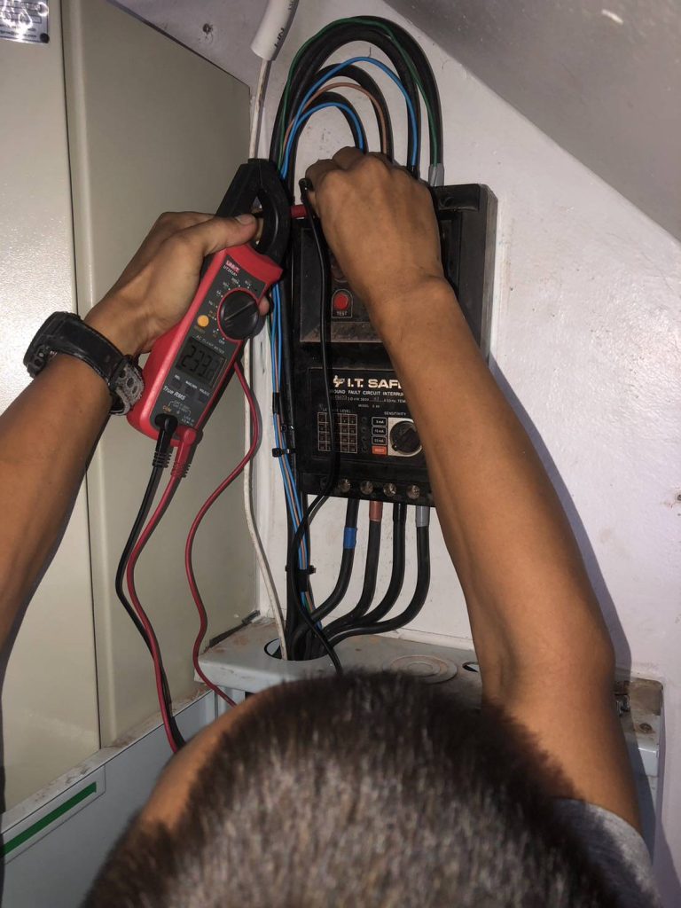 ตรวจเช็กระบบไฟ