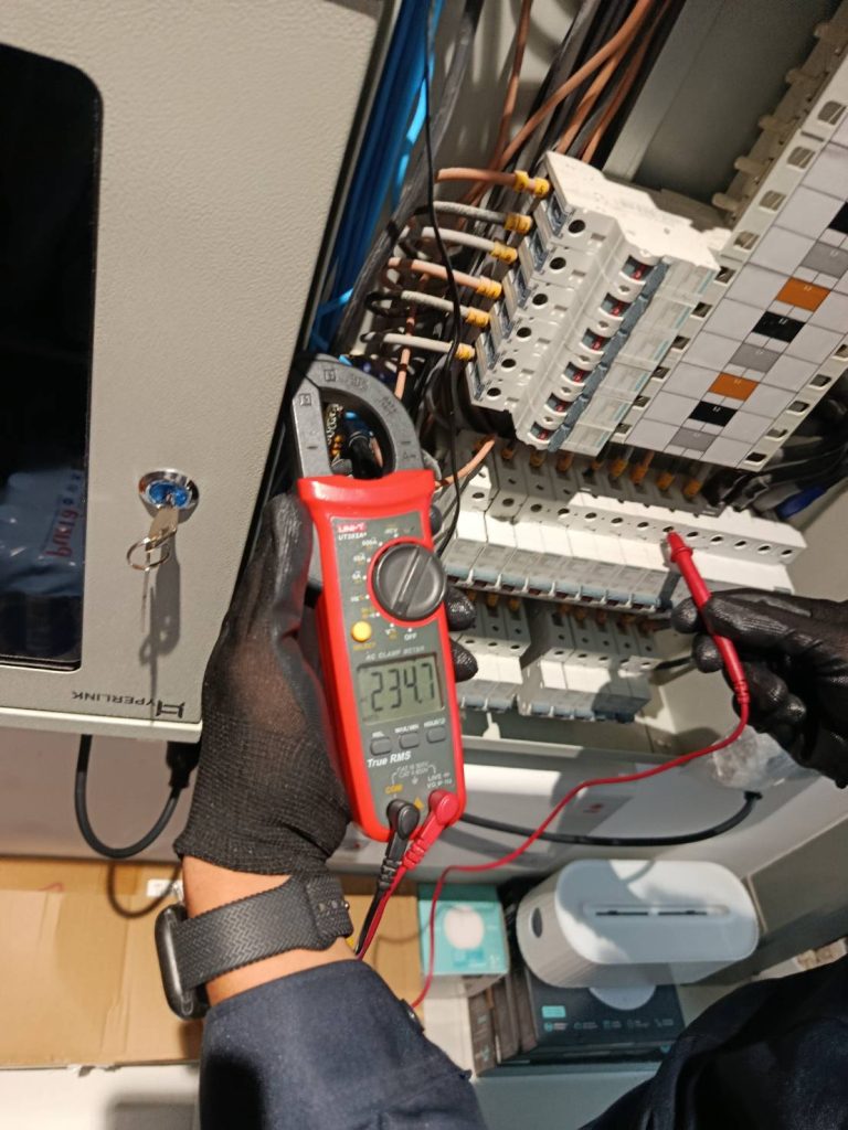 ตรวจเช็กตู้โหลดเซ็นเตอร์