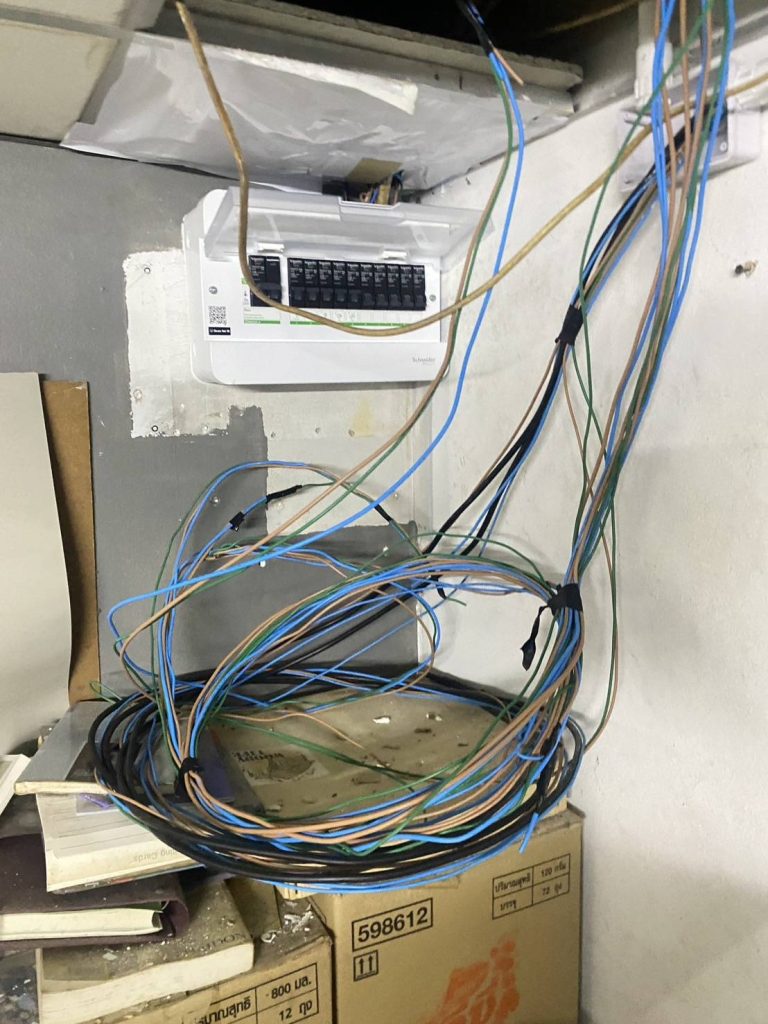 เดินสายไฟเข้าตู้คอนซูมเมอร์