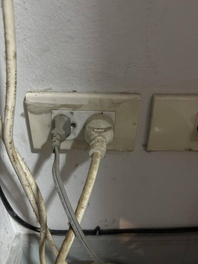 ปลั๊กไฟ