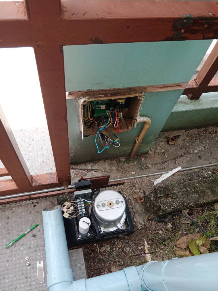 งานติดตั้งมอเตอร์ประตูรีโมท