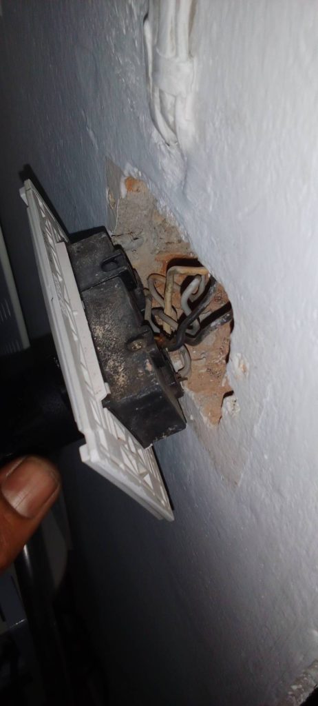 รื้อปลั๊กหาจุดช็อต