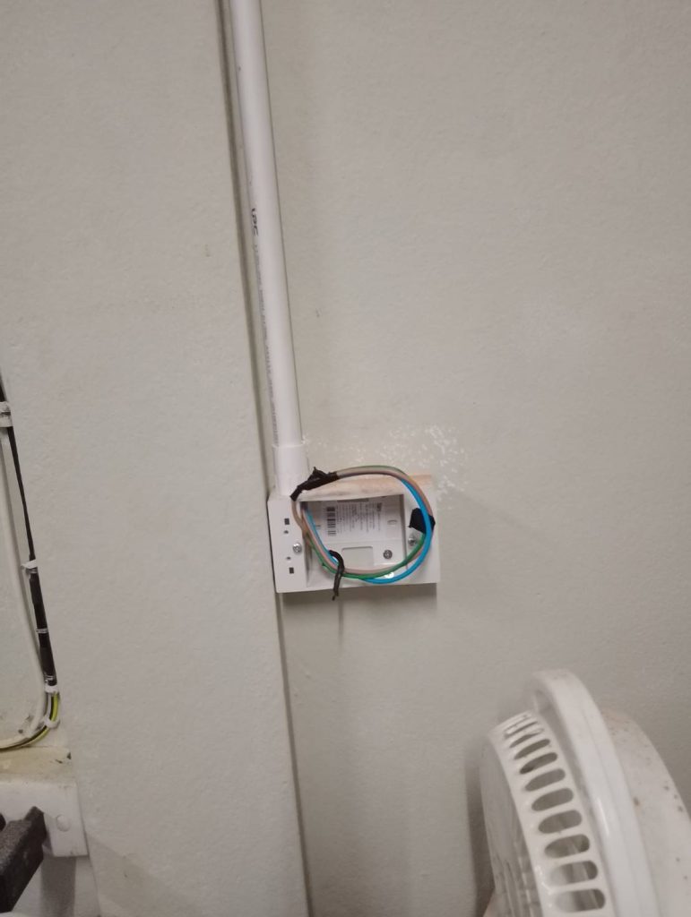 งานเดินท่อร้อยสายติดตั้งระบบไฟ