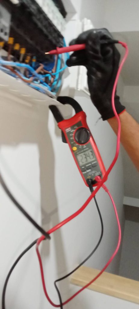 วัดไฟตู้คอนซูมเมอร์