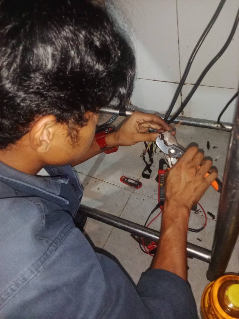 ซ่อมสายไฟ