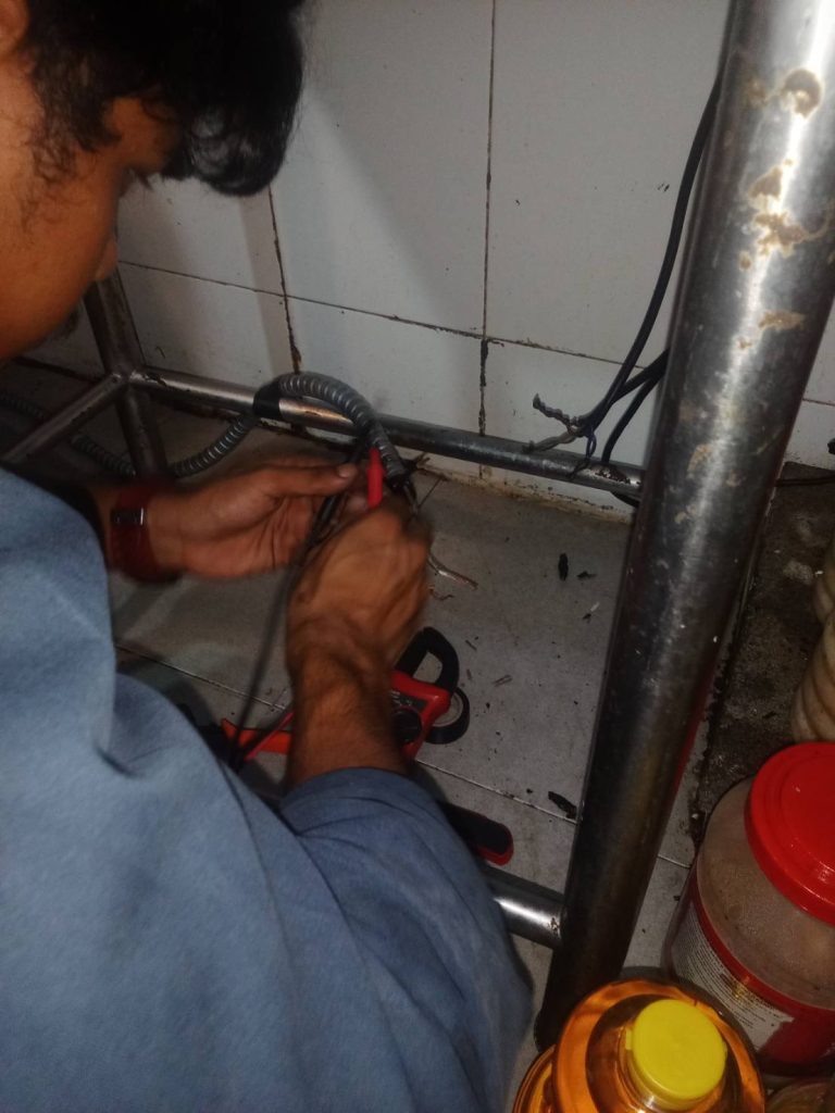 ซ่อมสายไฟ