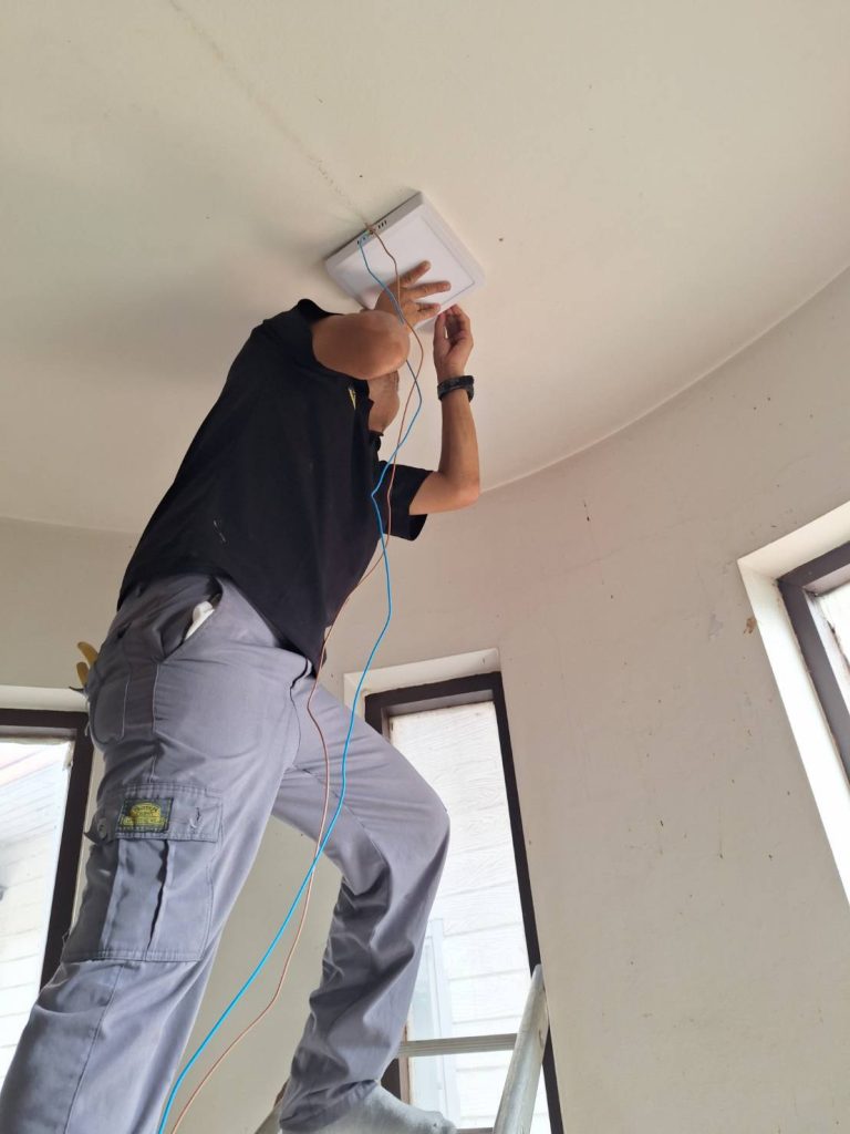 ติดตั้งดาวน์ไลท์