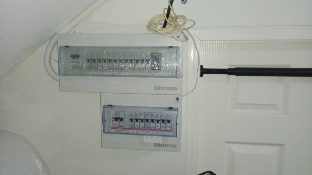 เบรกเกอร์ (Circuit Breaker)