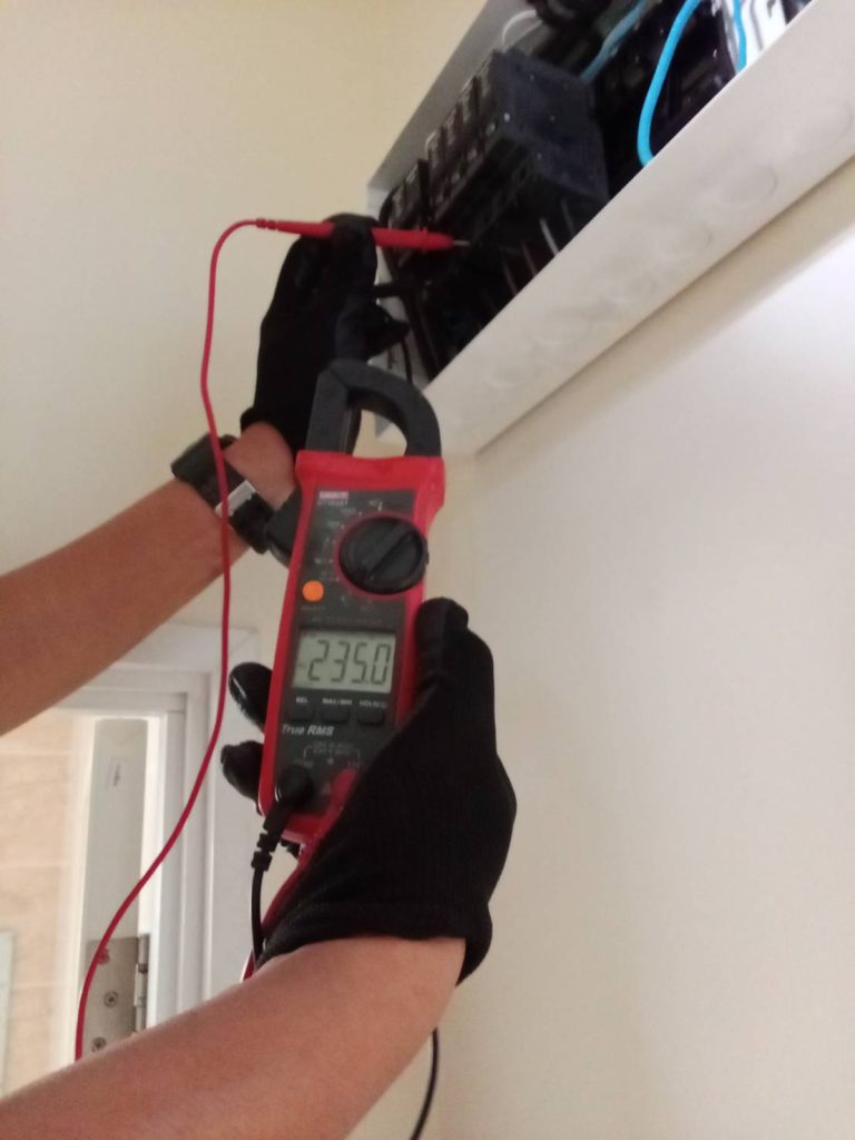 วัดไฟตู้คอนซูมเมอร์