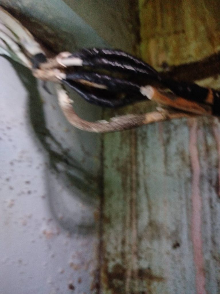 สายไฟเก่าเสี่ยงช็อต