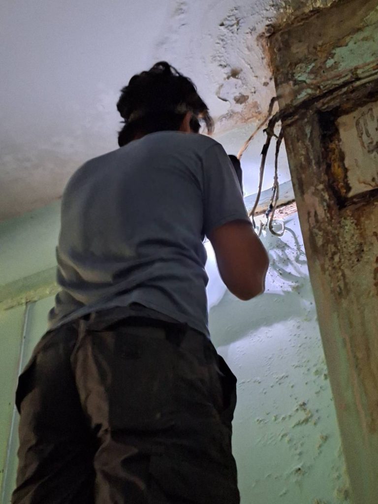 ซ่อมสายช็อต