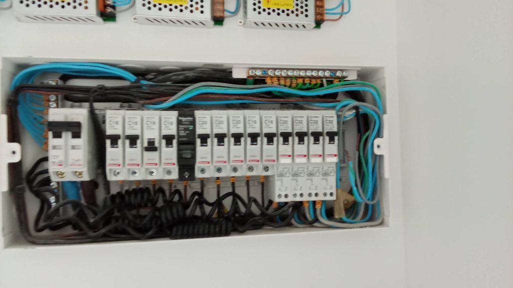 ตู้คอนซูมเมอร์