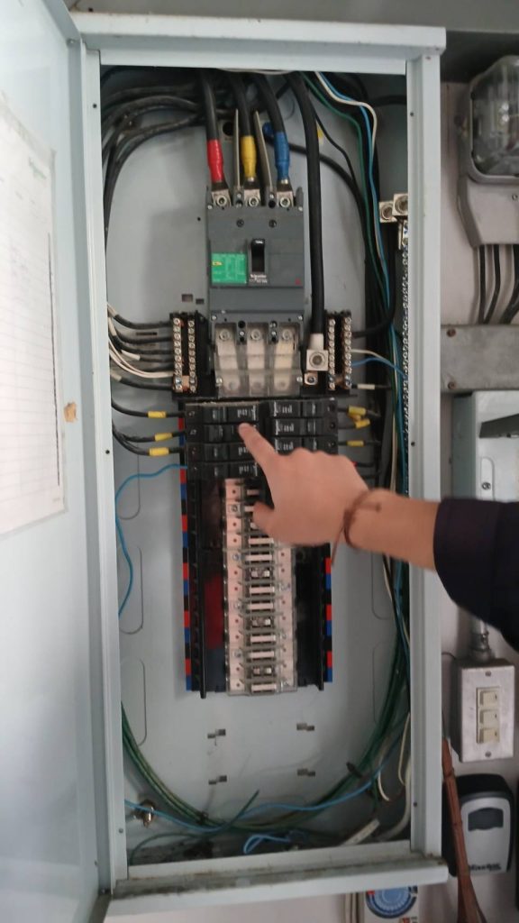 ตรวจเช็กตู้โหลดเซ็นเตอร์