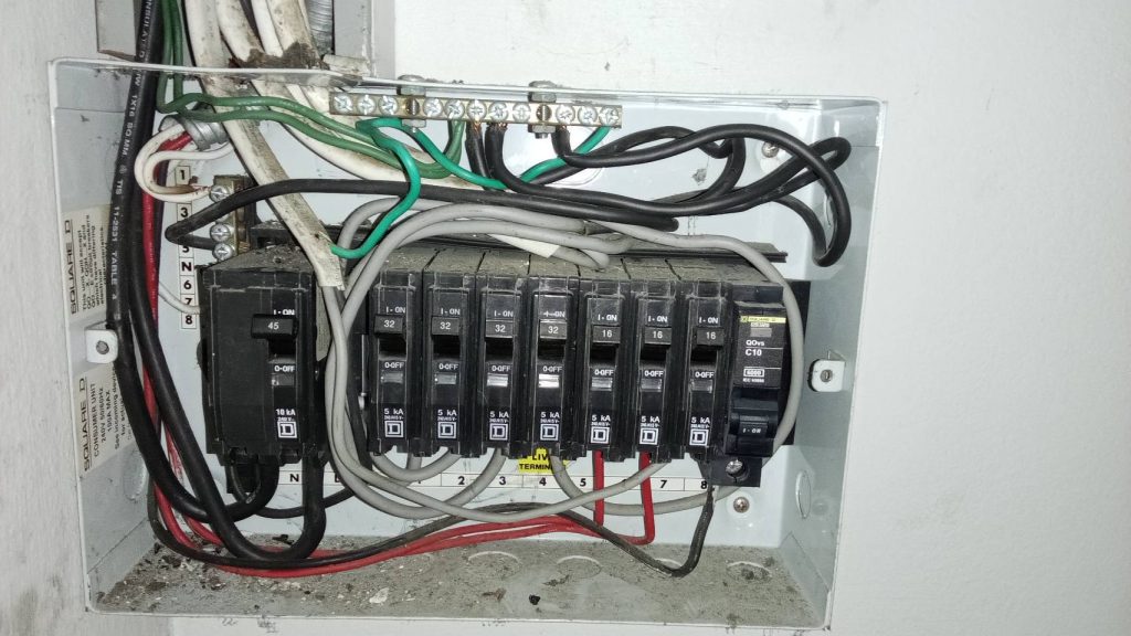 ตู้คอนซูมเมอร์