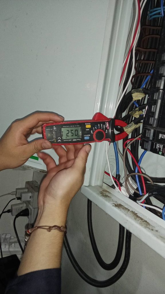 วัดไฟตู้โหลดเซ็นเตอร์