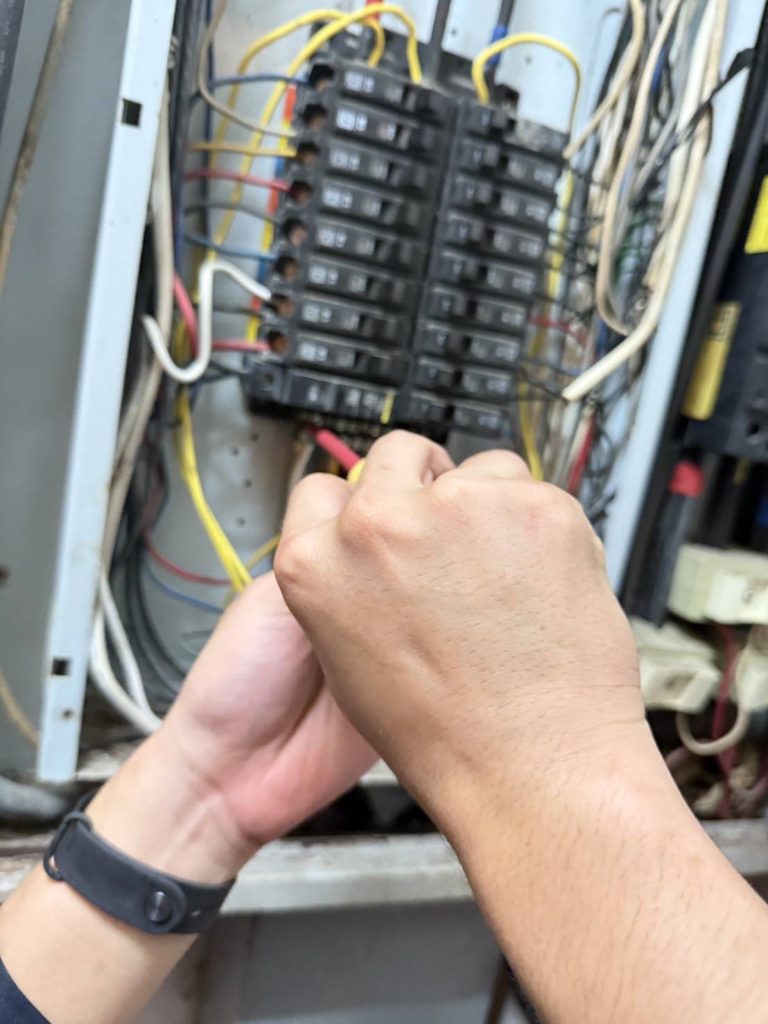 ตรวจเช็กตู้โหลดเซ็นเตอร์