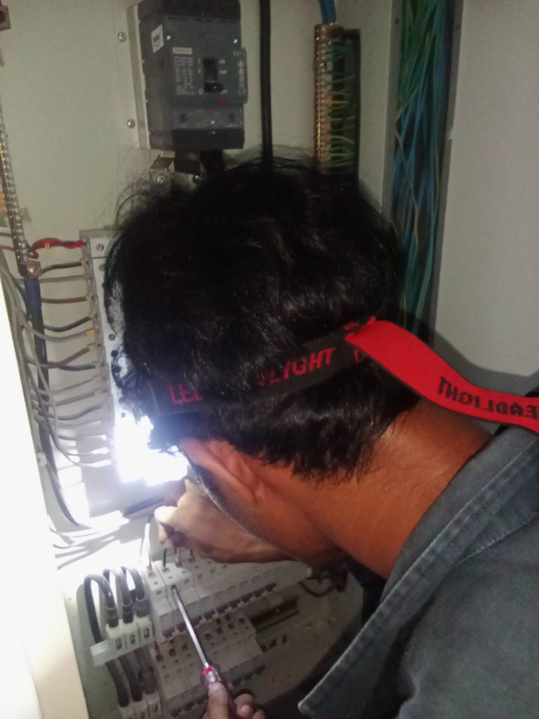 ซ่อมตู้โหลดเซ็นเตอร์