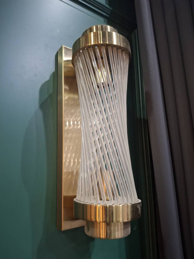 โคมไฟติดผนัง