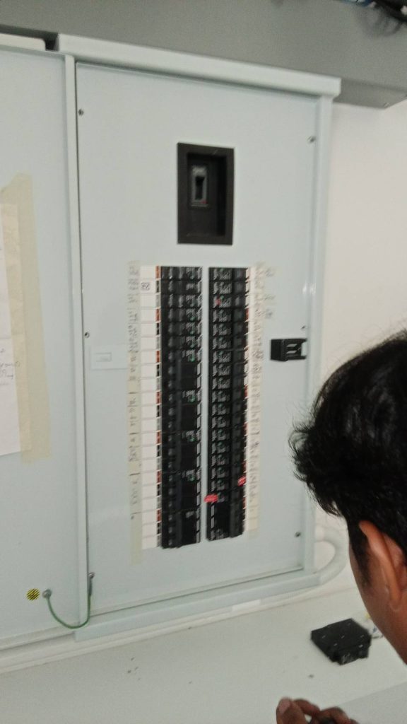 ตรวจเช็กตู้โหลดเซ็นเตอร์