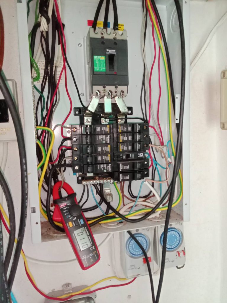 ตรวจเช็กตู้โหลดเซ็นเตอร์