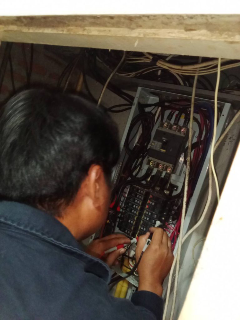 ตรวจเช็กตู้โหลดเซ็นเตอร์