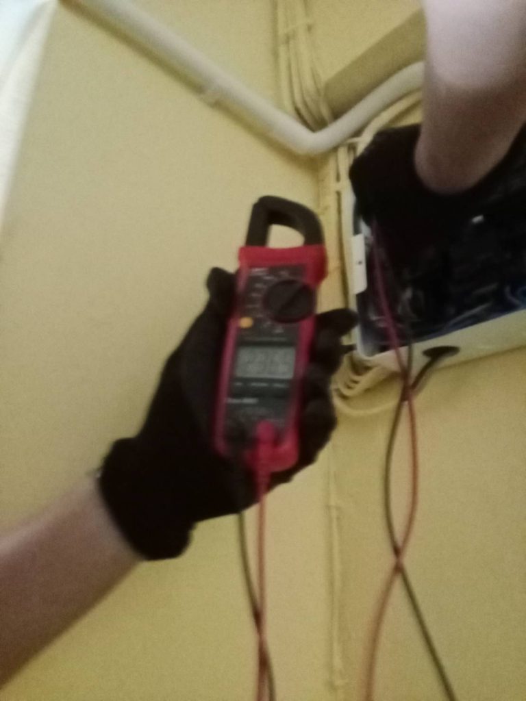 วัดไฟตู้คอนซูมเมอร์