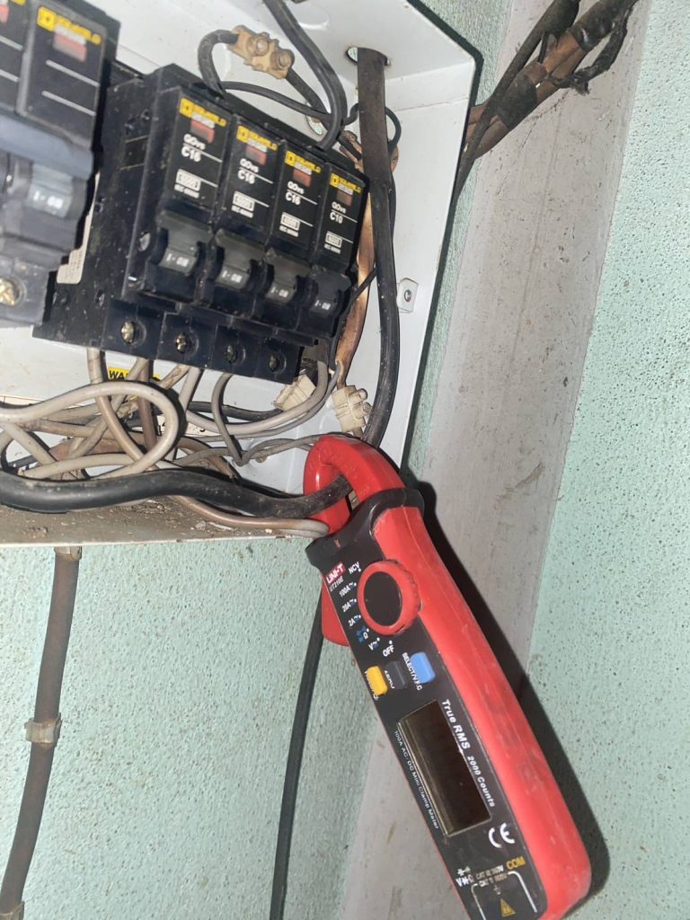 คล้องวัดกระแส