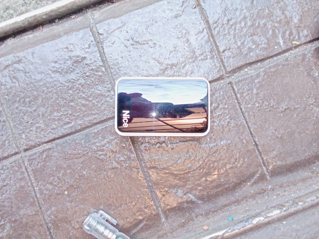 เซ็นเซอร์กันหนีบ