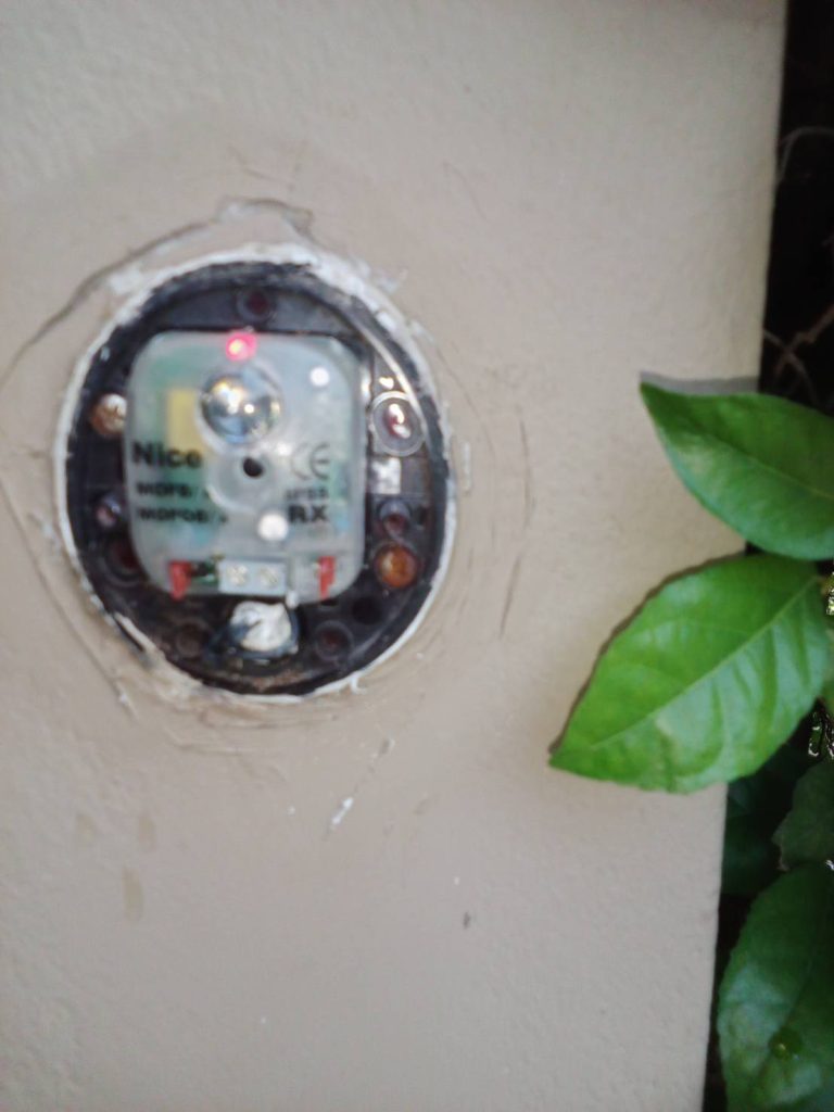 เซ็นเซอร์กันหนีบ