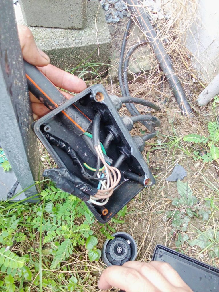 กล่องพักสายไฟ