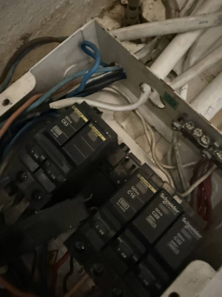 ตู้คอนซูมเมอร์