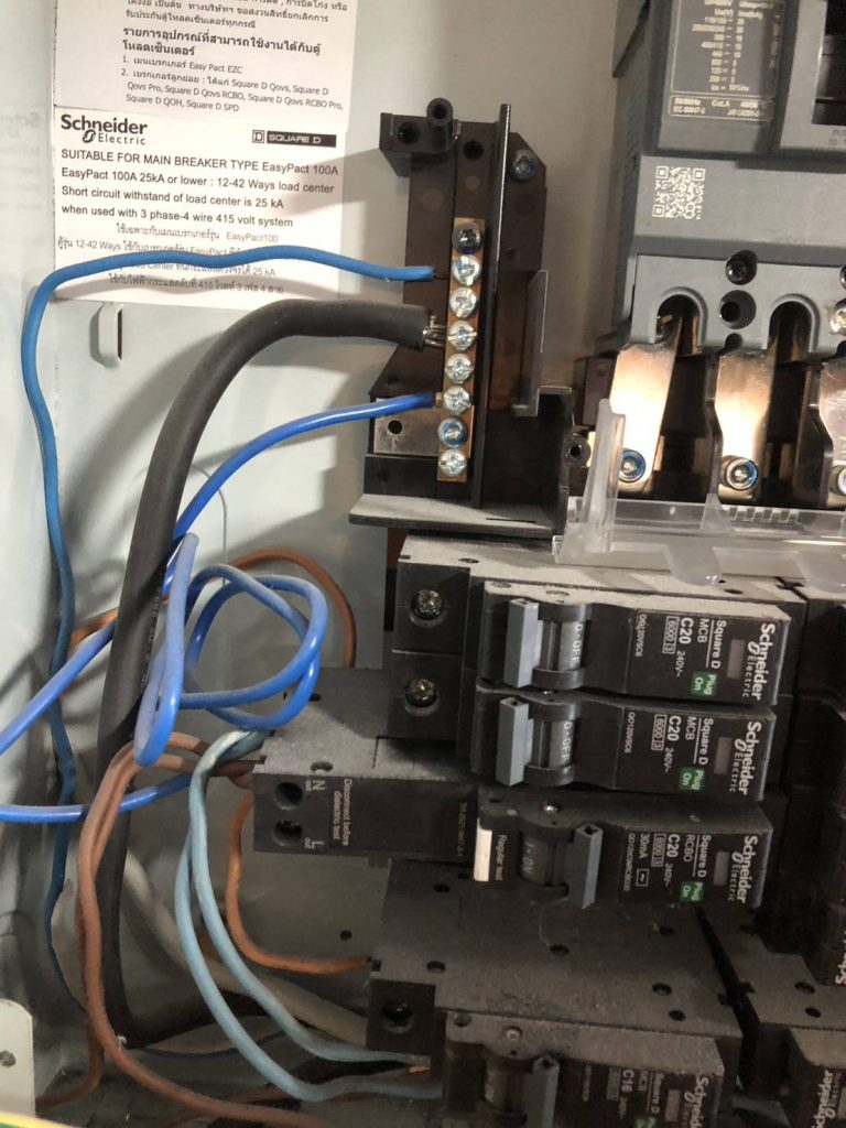 จุดต่อสายนิวทรัลในตู้โหลด