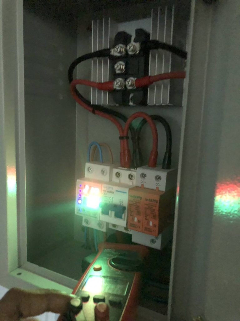 ชุดควบคุมสำหรับระบบโซลาร์เซลล์