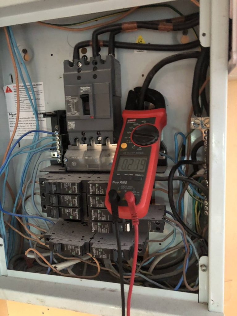 วัดไฟตู้โหลดเซ็นเตอร์