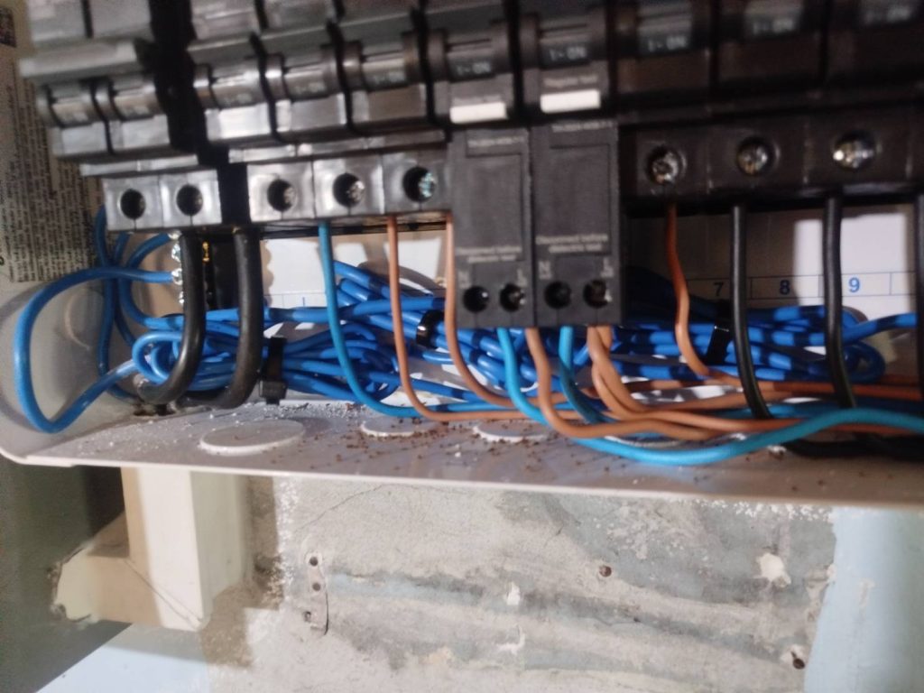 ตู้คอนซูมเมอร์