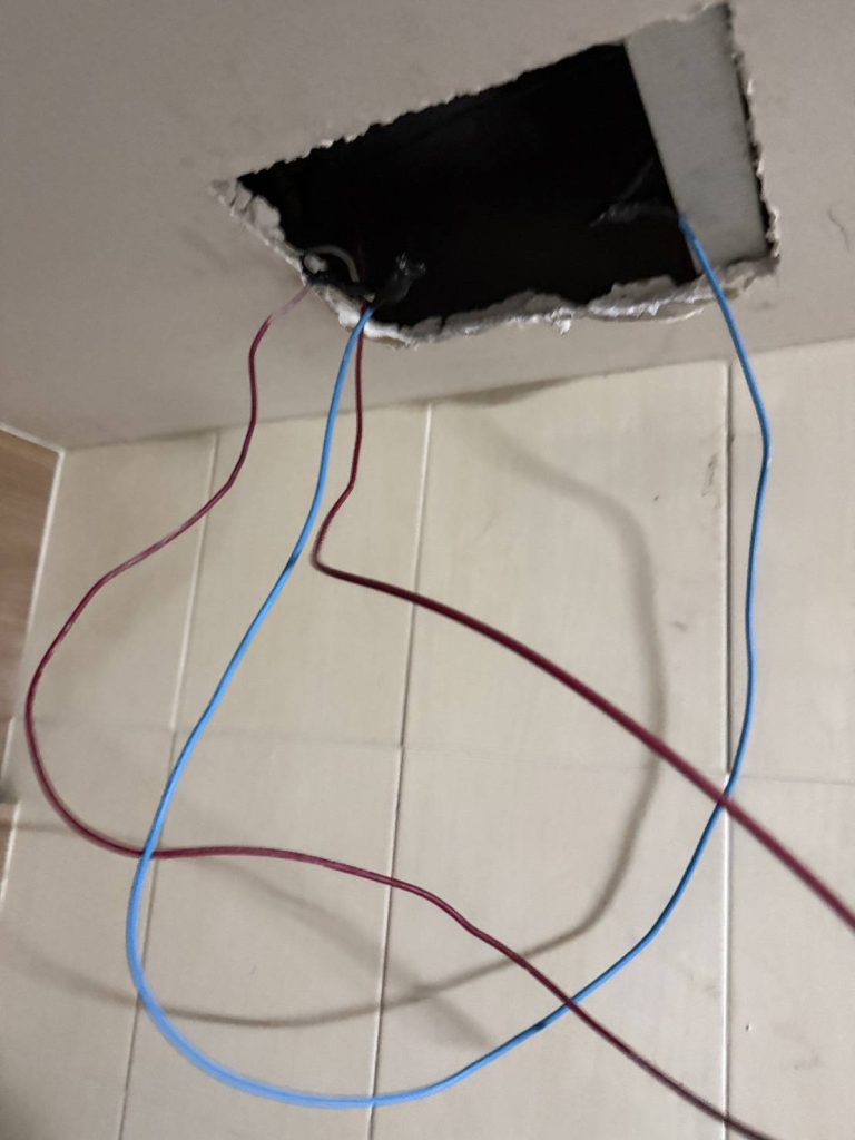 เปิดฝ้าเช็กสายไฟ