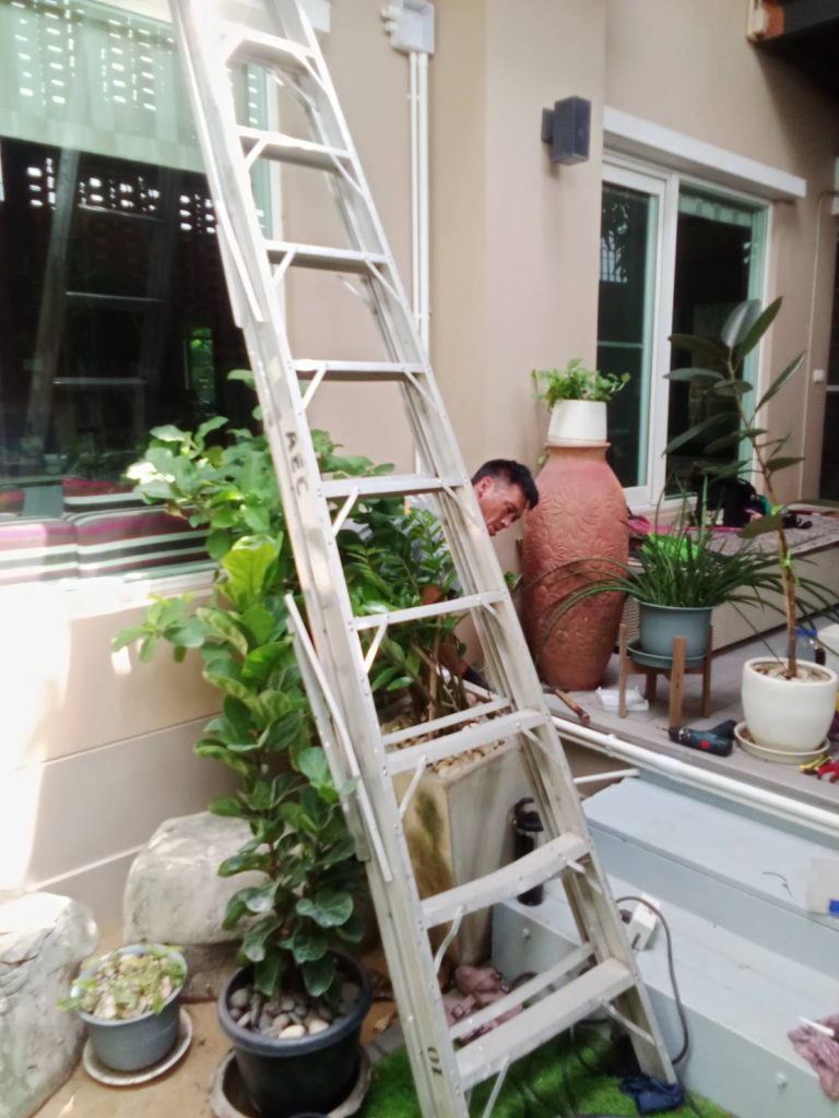 เดินสายร้อยท่อ