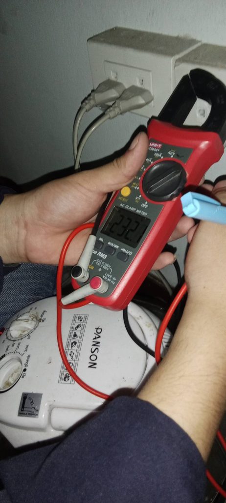 เช็กปลั๊กไฟ