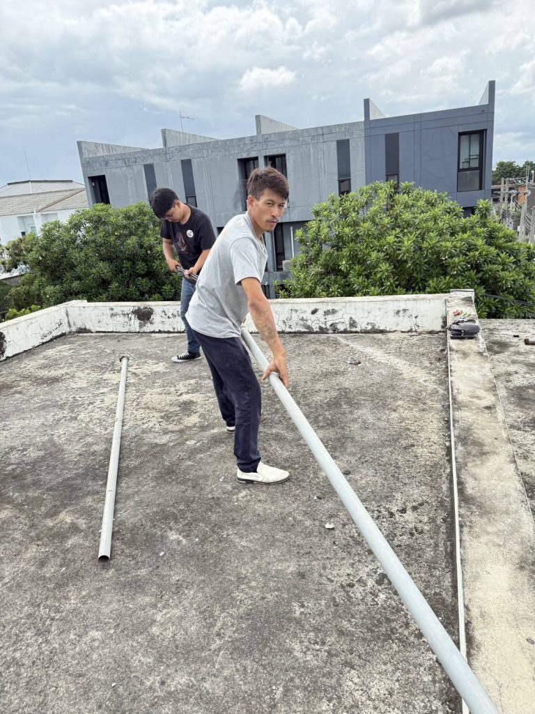 เตรียมเดินท่อร้อยสายไฟ