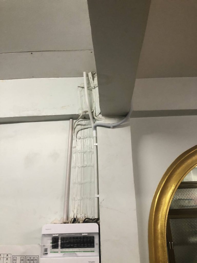 แนวท่อสายไฟและตู้คอนซูมเมอร์