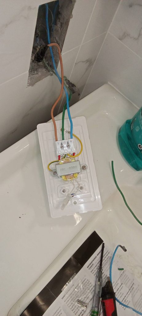 ติดตั้งสวิตซ์ไฟ