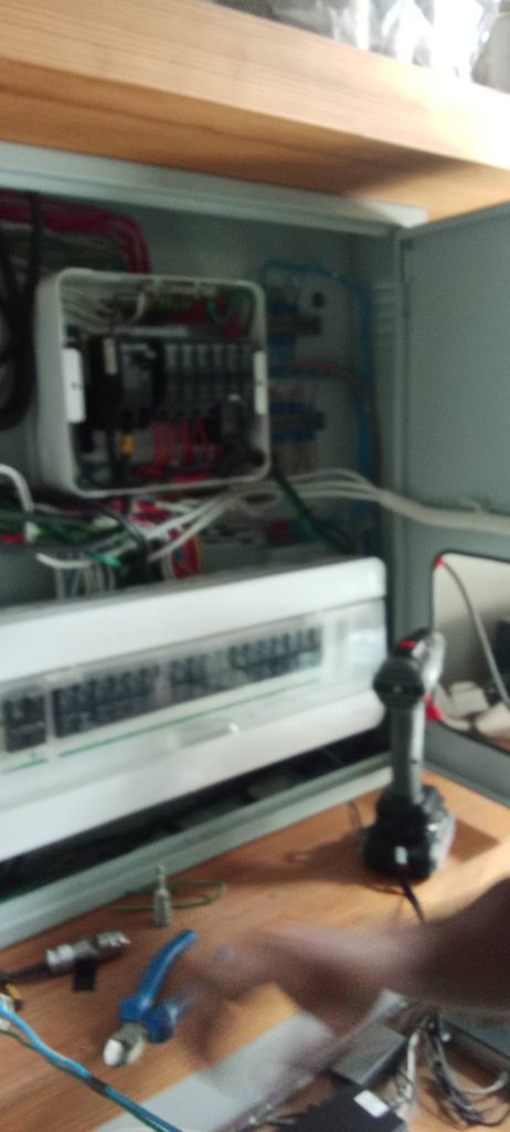 เช็ดเมนเบรกเกอร์